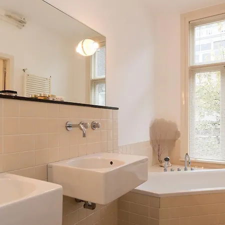 Spacious City Mansion Appartement *